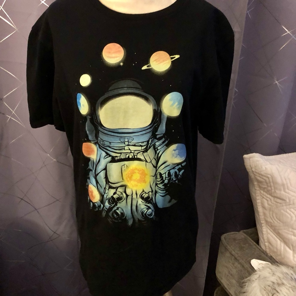 Threadless Black Astronaut and Planets T-Shirt 100% Cotton Size M